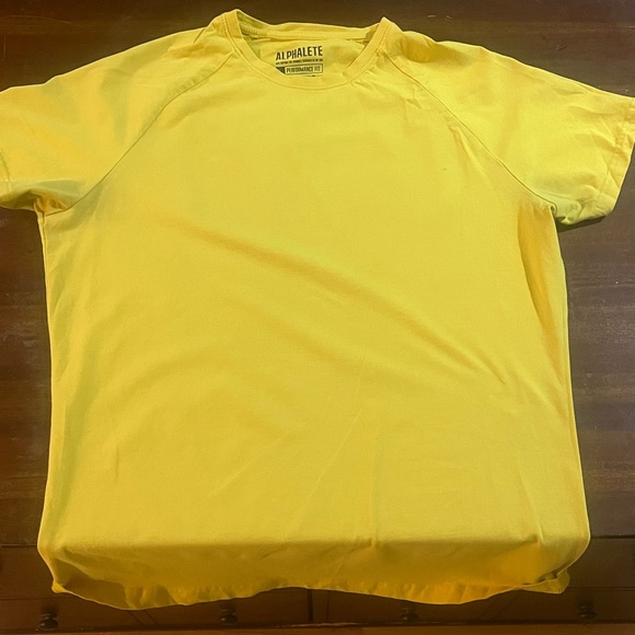 Alphalete Men’s Shirt - Picture 2 of 4